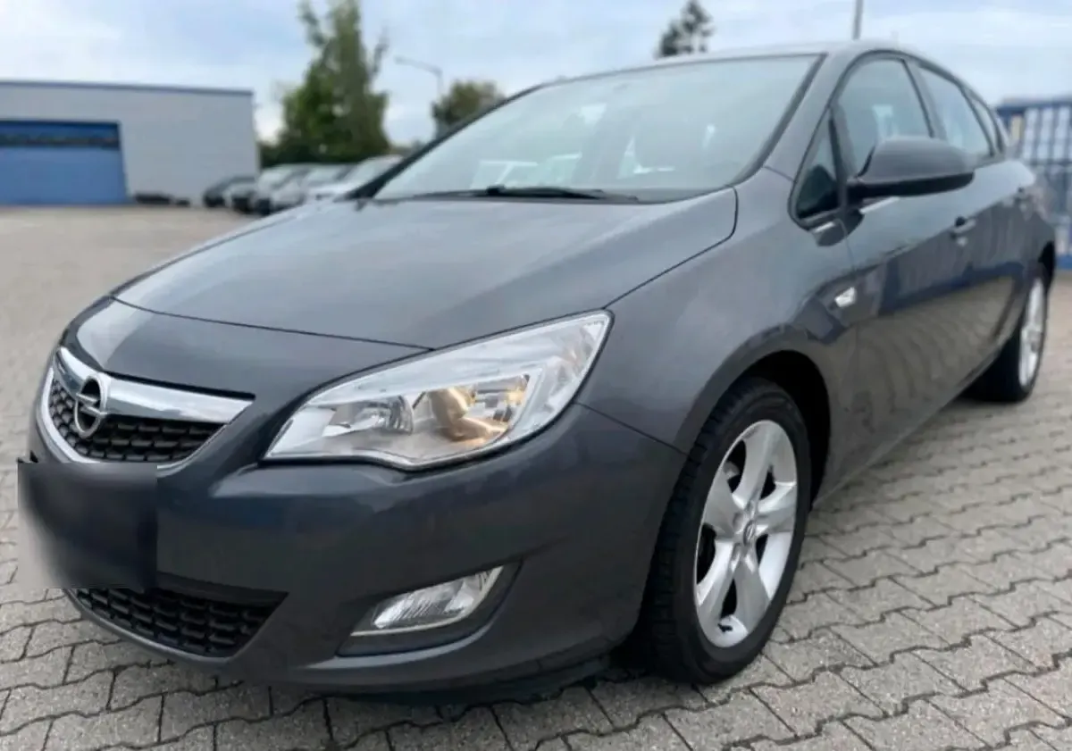 Gebraucht Opel Astra 116 PS (85 kW) 2009 Grau Limousine
