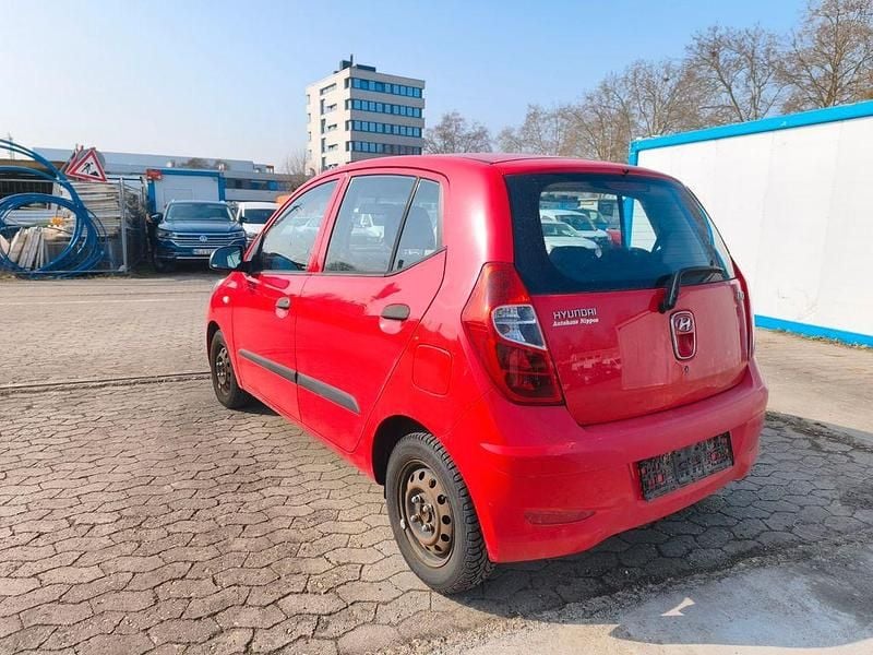 Gebraucht Hyundai i10 Edition 69 PS (50 kW) 2012 Rot Kleinwagen