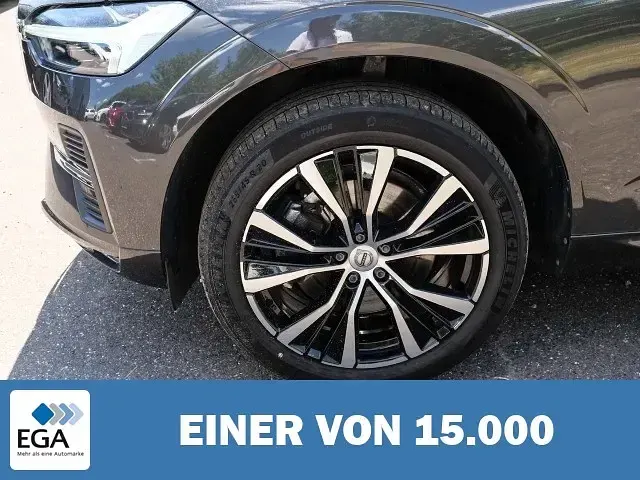 Gebraucht Volvo XC60 Core 197 PS (144 kW) 2023 Grau metallic SUV