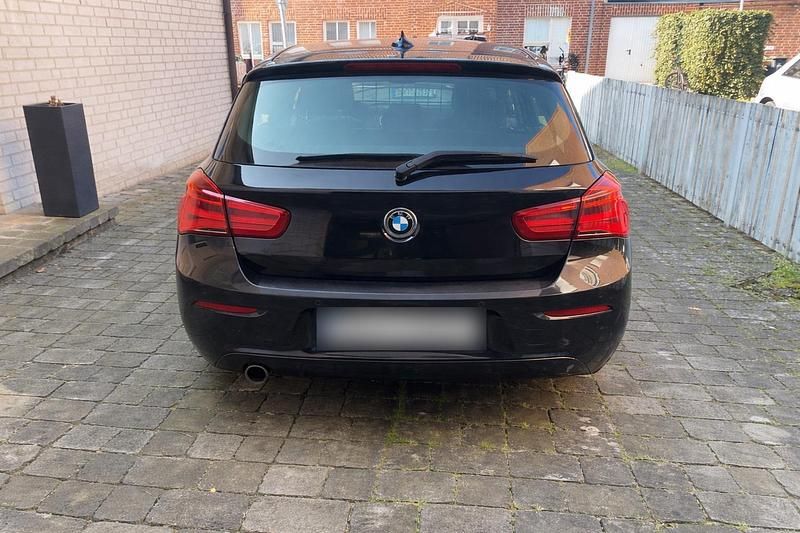 Gebraucht BMW 116 109 PS (80 kW) 2015 Schwarz Kleinwagen
