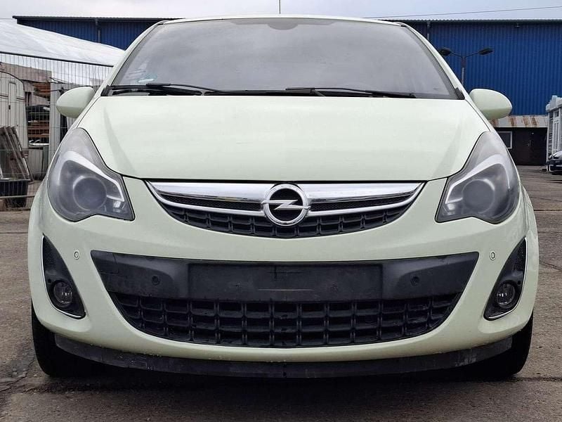 Gebraucht Opel Corsa Satellite 101 PS (74 kW) 2011 Guacamole weiss (uni) Kleinwagen