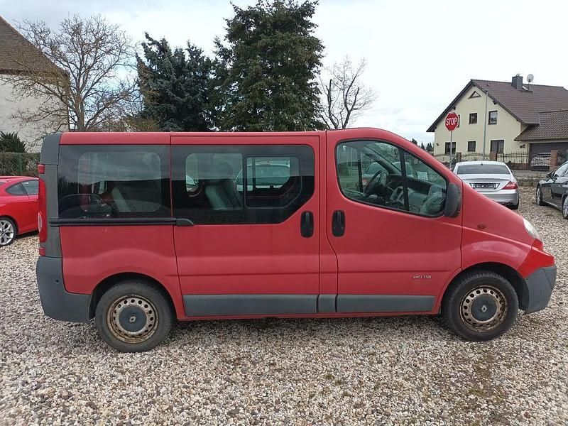 Gebraucht Renault Trafic 114 PS (83 kW) 2007 Rot Van / Kleinbus
