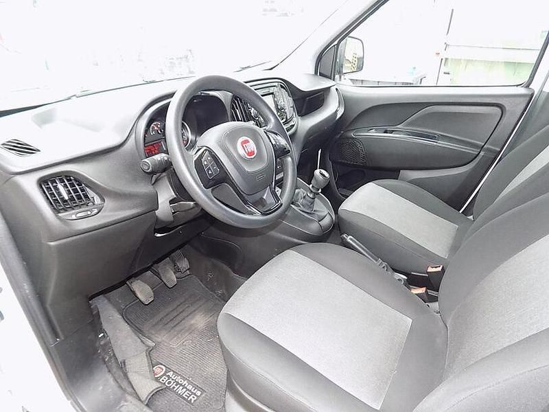 Gebraucht Fiat Doblò 101 PS (74 kW) 2019 Colore esterno (weiß) Van / Kleinbus