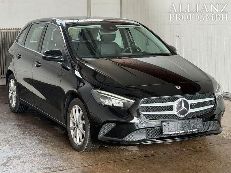 Gebraucht Mercedes E250 160 PS (117 kW) 2021 Schwarz Limousine