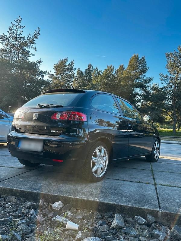 Schwarz Gebraucht 2005 Seat Ibiza Kleinwagen | 350 € (Superpreis) - Bild 1/4