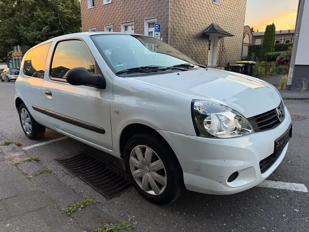 Gebraucht Renault Clio II Campus 75 PS (55 kW) 2011 Weiß Limousine