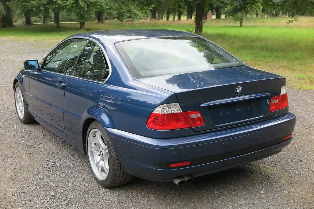 Gebraucht BMW 325 Sport Line 192 PS (141 kW) 2003 Blau Coupé