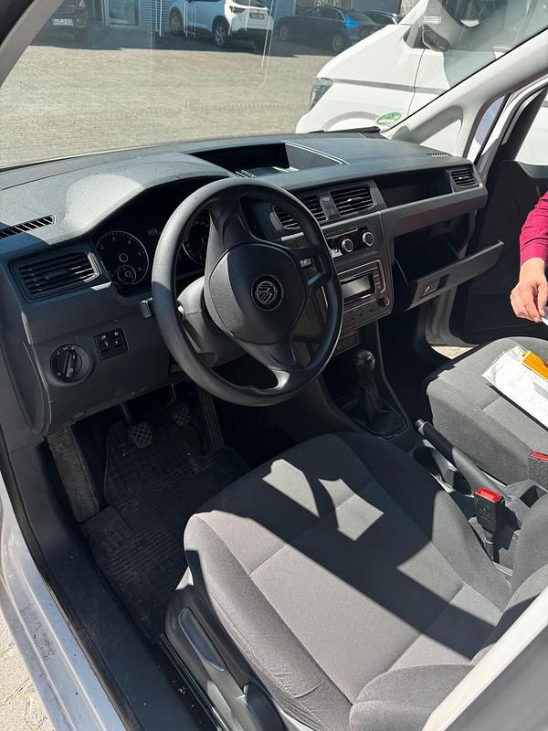 Gebraucht VW Caddy 102 PS (75 kW) 2019 Weiß Van / Kleinbus