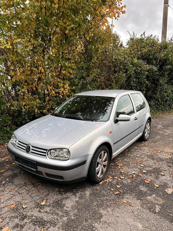 Silber Gebraucht 1998 VW Golf IV Limousine | 500 € (Superpreis) - Bild 1/4