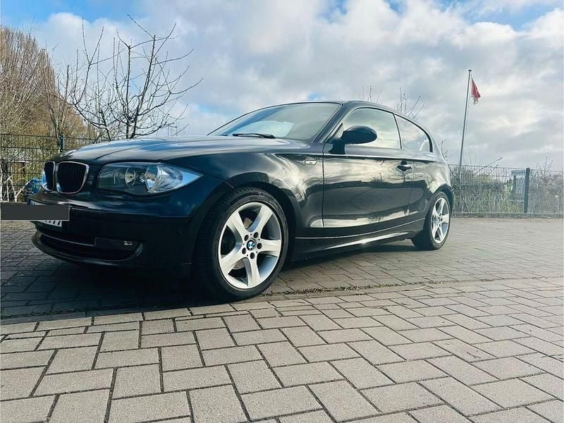 Gebraucht BMW 120 Performance 177 PS (130 kW) 2007 Schwarz Kleinwagen