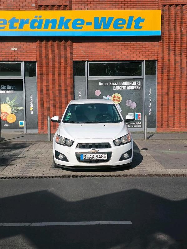 Weiß Gebraucht 2012 Chevrolet Aveo Kleinwagen | 1.999 € (Guter Preis) - Bild 1/3
