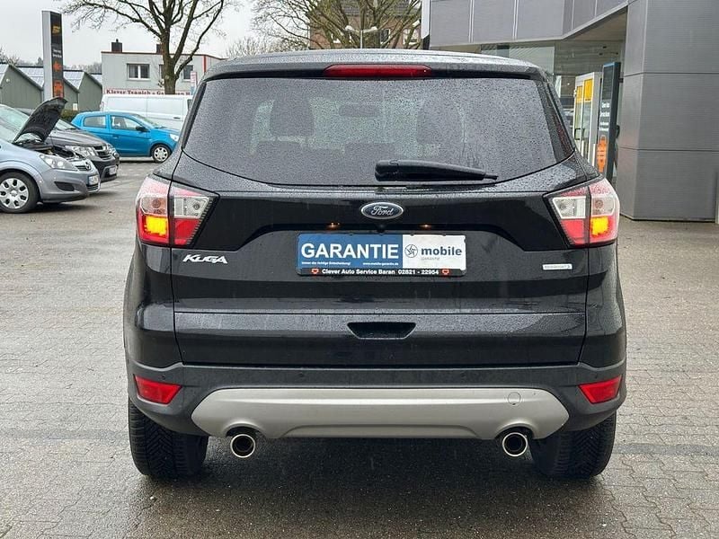 Gebraucht Ford Kuga Trend 120 PS (88 kW) 2018 Schwarz SUV
