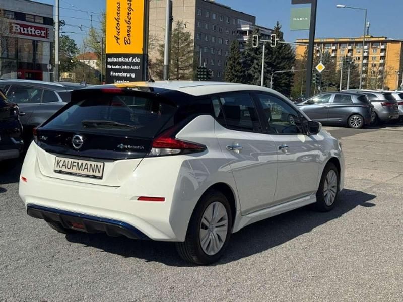 Gebraucht Nissan Leaf Visia 89 kW (122 PS) 2021 Weiss Kleinwagen
