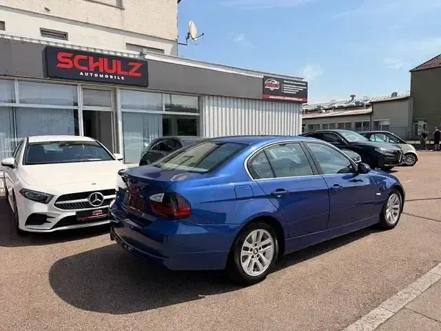 Gebraucht BMW 325 218 PS (160 kW) 2006 Blau Limousine