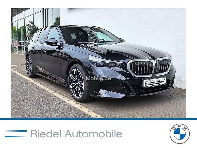 Schwarz Gebraucht 2024 BMW 520 M Sport Kombi | 49.880 € (Superpreis) - Bild 1/3