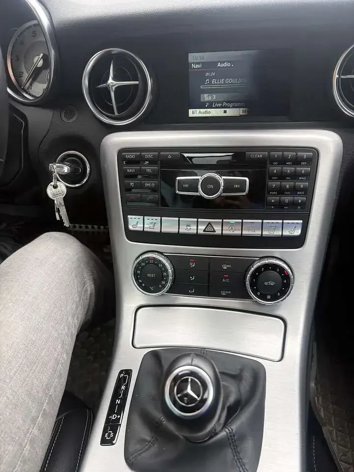 Gebraucht Mercedes SLK200 184 PS (135 kW) 2015 Schwarz Cabrio