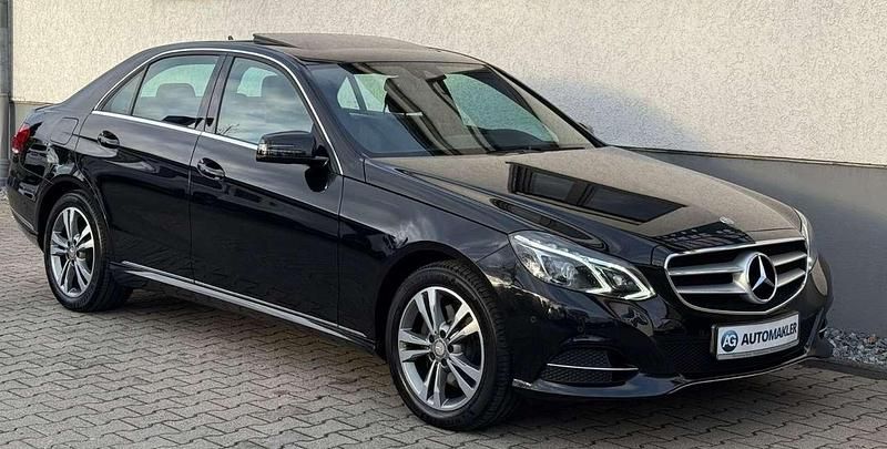 Obsidianschwarz Gebraucht 2017 Mercedes E300 Avantgarde Limousine | 23.900 € (Guter Preis) - Bild 1/4