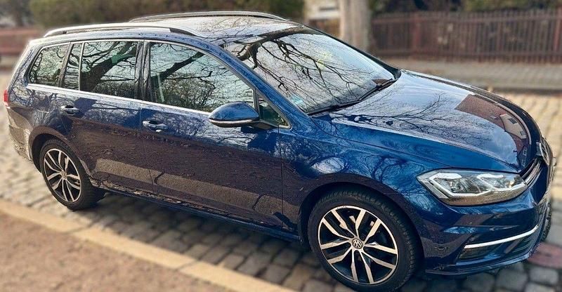Gebraucht VW Golf VII Highline 150 PS (110 kW) 2019 Blau Kombi