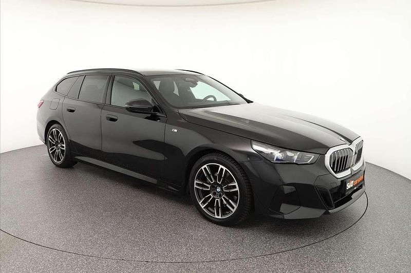 Schwarz Gebraucht 2025 BMW 520 M Sport Kombi | 54.770 € (Superpreis) - Bild 1/4
