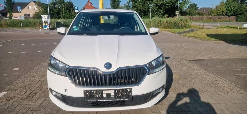 Weiß Gebraucht 2018 Skoda Fabia Kleinwagen | 7.300 € (Fairer Preis) - Bild 1/4