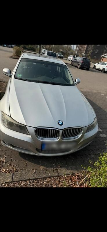 Silber Gebraucht 2009 BMW 320 Kombi | 3.199 € (Superpreis) - Bild 1/4