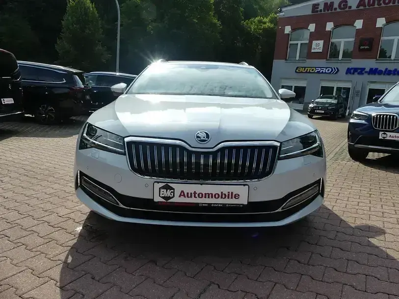 Gebraucht Skoda Superb 190 PS (139 kW) 2019 Weiß Kombi
