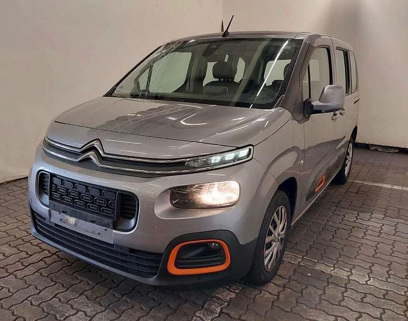 Grau Gebraucht 2021 Citroën Berlingo Feel Van / Kleinbus | 13.990 € (Guter Preis) - Bild 1/4