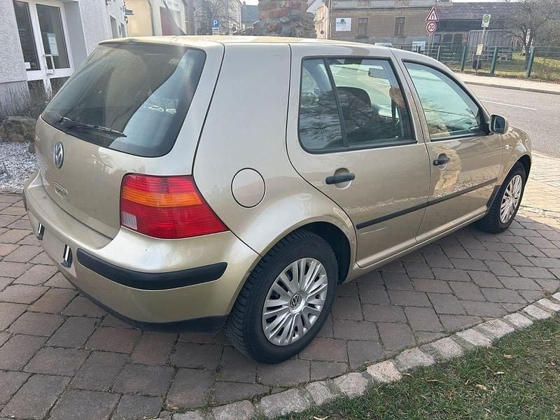 Gebraucht VW Golf IV 75 PS (55 kW) 2002 Beige Limousine