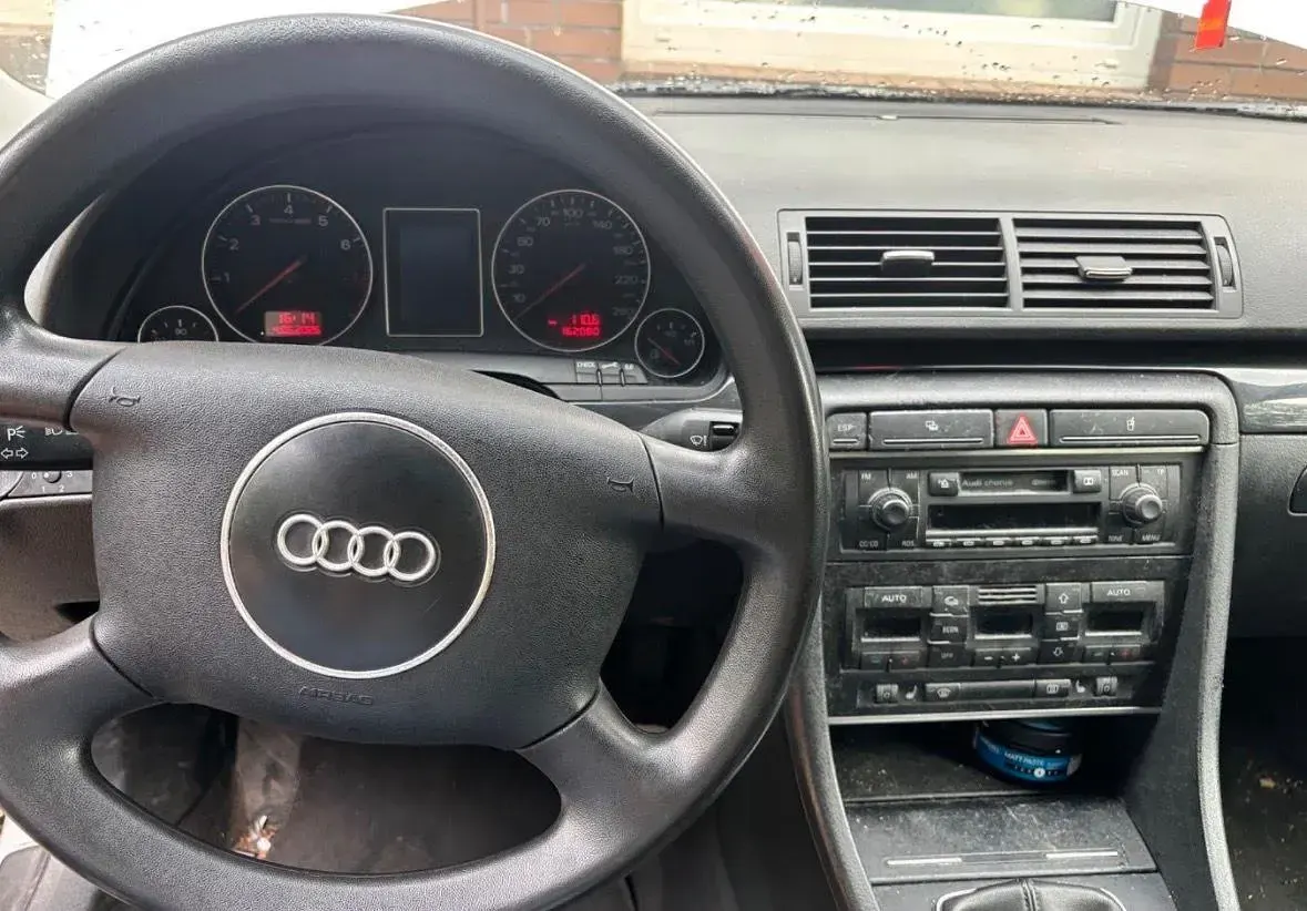 Gebraucht Audi A4 130 PS (95 kW) 2001 Silber Limousine