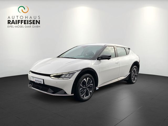 Weiß (snow white pearl (weiß)) Gebraucht 2024 Kia EV6 4 SUV | 39.990 € - Bild 1/4