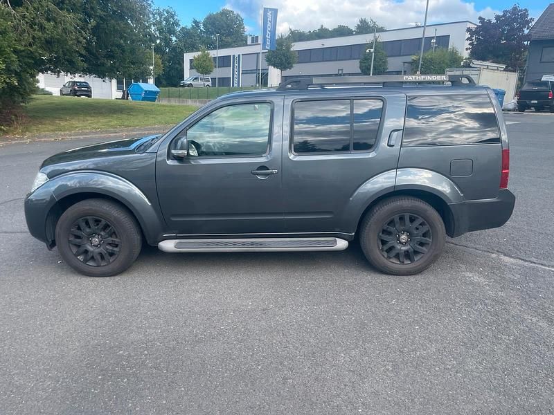 Gebraucht Nissan Pathfinder 190 PS (139 kW) 2011 Grau SUV