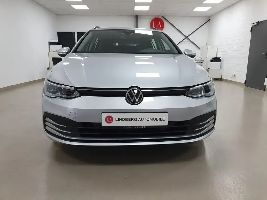 Gebraucht VW Golf VIII Life 131 PS (96 kW) 2023 Silber Kombi