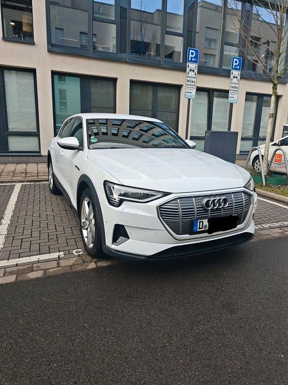 Gebraucht Audi e-tron S-Line 300 kW (408 PS) 2022 Weiß SUV
