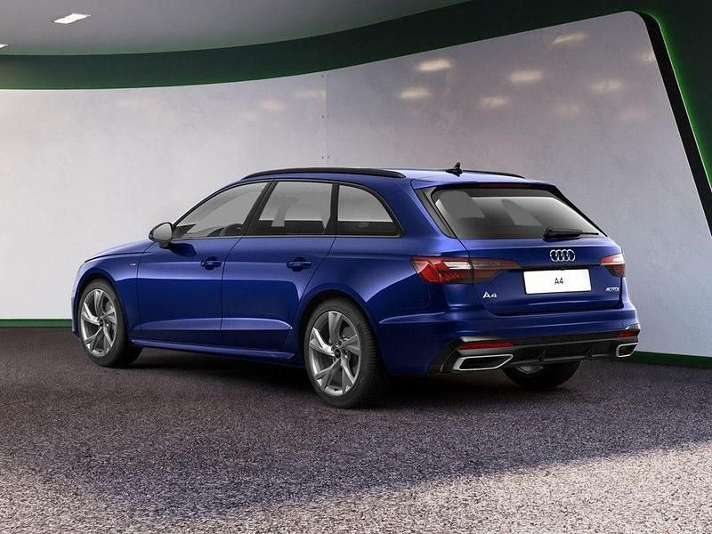 Gebraucht Audi A4 S-Line 190 PS (139 kW) 2021 Blau / navarrablau Kombi