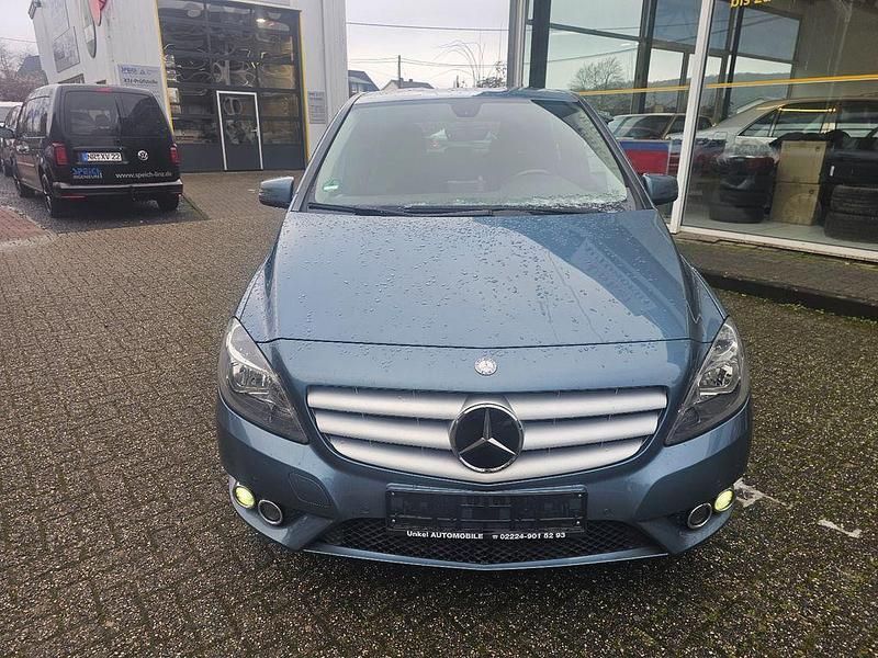 Gebraucht Mercedes B220 170 PS (125 kW) 2014 Grau Van / Kleinbus
