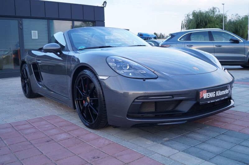 Grau Gebraucht 2021 Porsche 718 Boxster GTS Cabrio | 87.990 € (Superpreis) - Bild 1/4