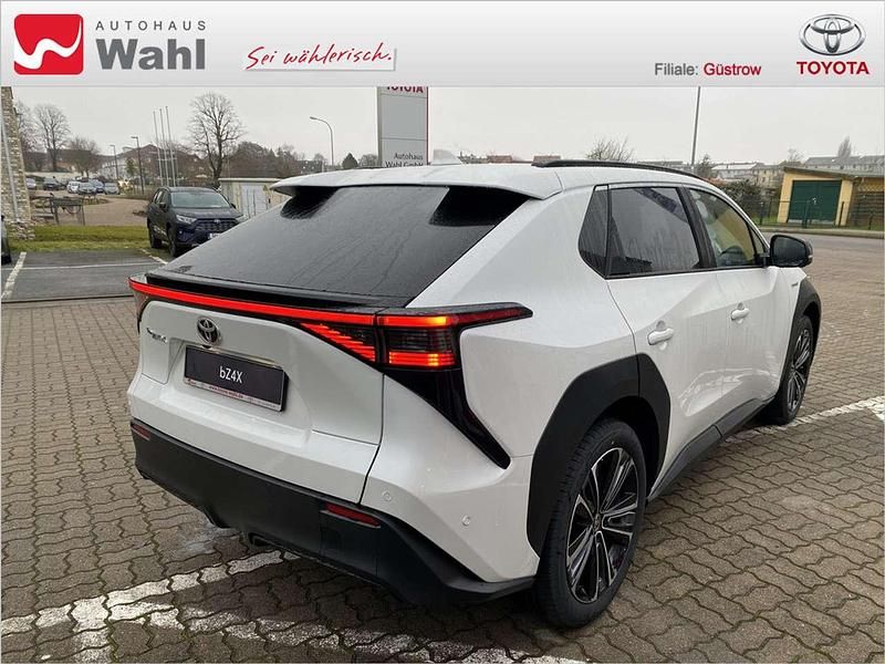 Gebraucht Toyota bZ4X Comfort 150 kW (204 PS) 2023 Platinumweiss SUV