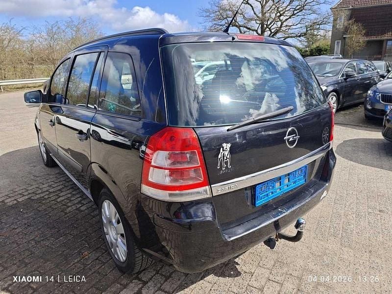 Gebraucht Opel Zafira Edition 140 PS (102 kW) 2010 Schwarz Van / Kleinbus