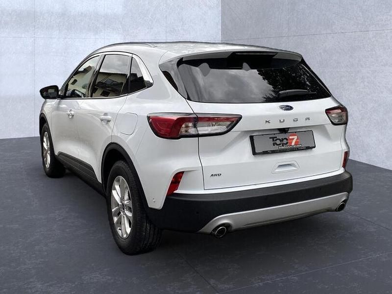 Gebraucht Ford Kuga Titanium 120 PS (88 kW) 2023 Frostweiß SUV