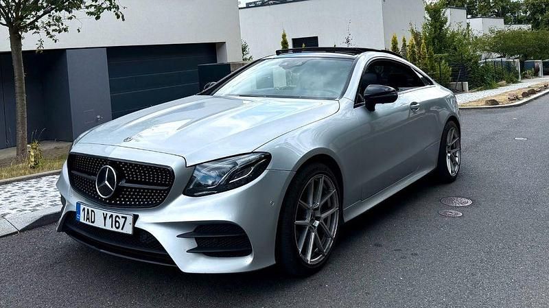 Silber Gebraucht 2018 Mercedes 220 AMG Coupé | 23.500 € (Fairer Preis) - Bild 1/4