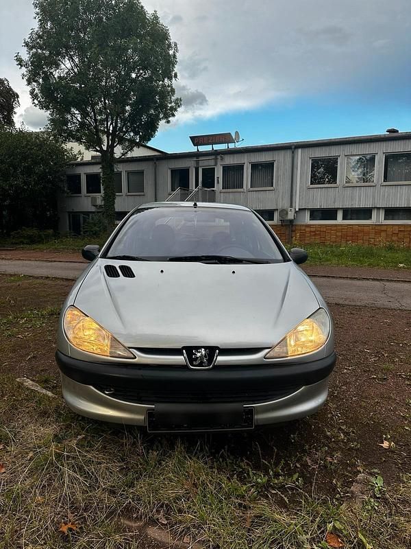 Grau Gebraucht 2001 Peugeot 206 Kleinwagen | 1.500 € - Bild 1/4