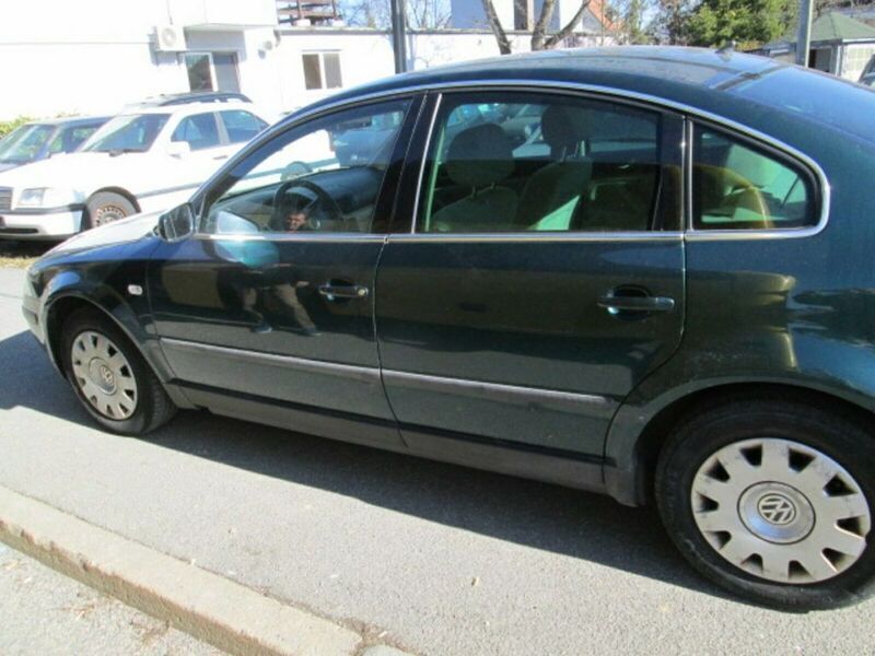 Gebraucht VW Passat Comfortline 102 PS (75 kW) 2002 Grün metallic Limousine