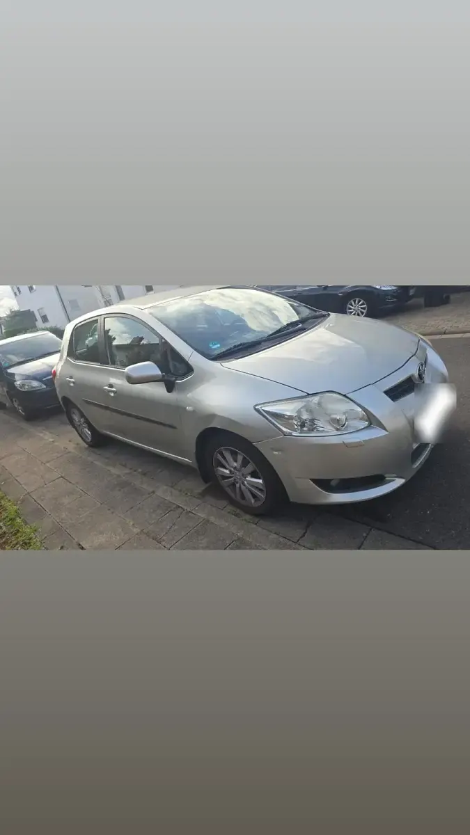 Gebraucht Toyota Auris 124 PS (91 kW) 2007 Silber Kleinwagen