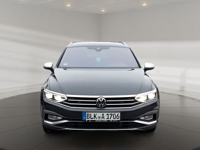 Mangangrau metallic Gebraucht 2024 VW Passat Alltrack Kombi | 61.450 € - Bild 1/4