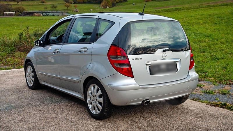Grau Gebraucht 2005 Mercedes A200 Elegance Van / Kleinbus | 1.500 € (Guter Preis) - Bild 1/4