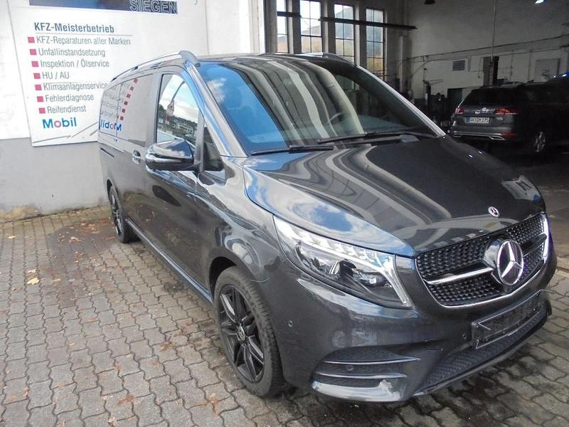 Grau Gebraucht 2023 Mercedes V300 Avantgarde Edition Van / Kleinbus | 60.900 € (Fairer Preis) - Bild 1/4