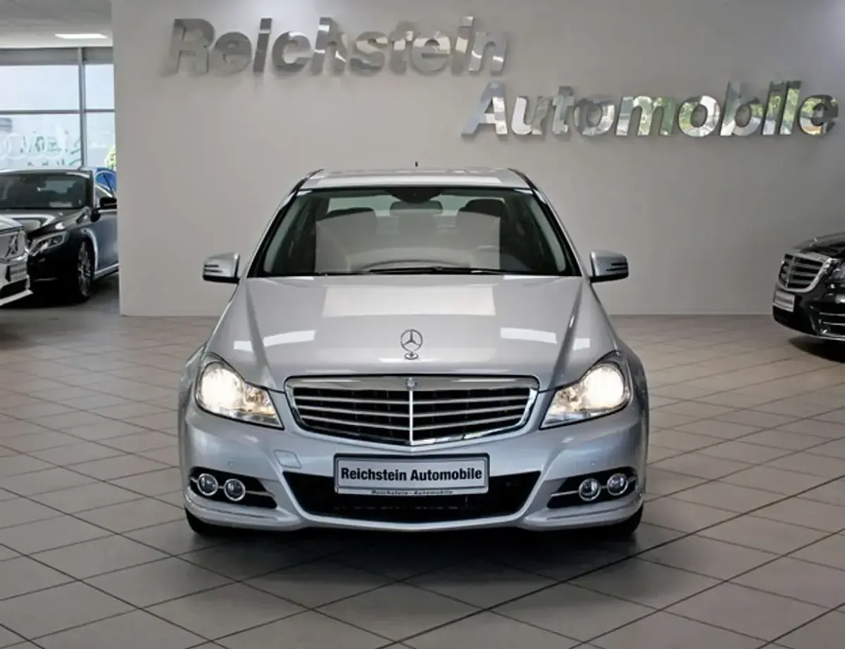 Gebraucht Mercedes C350 306 PS (225 kW) 2011 Iridiumsilber Limousine