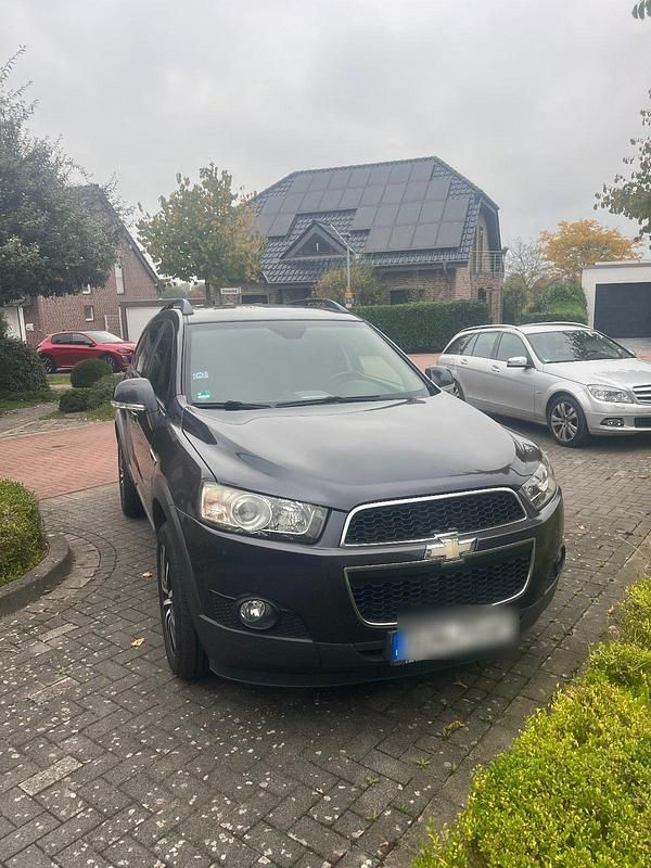 Andere farben Gebraucht 2013 Chevrolet Captiva SUV | 5.300 € (Etwas zu teuer) - Bild 1/4