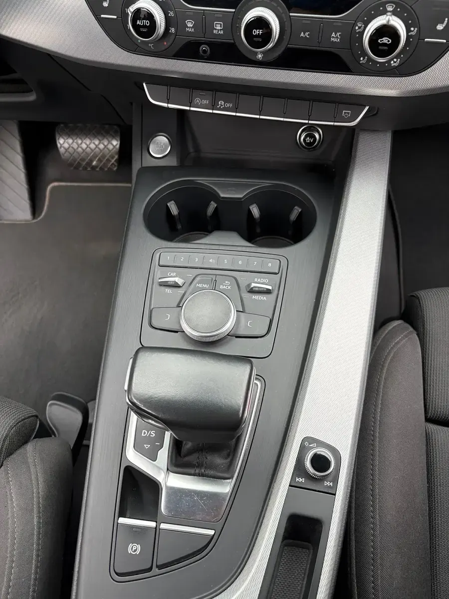 Gebraucht Audi A4 S-Line 150 PS (110 kW) 2019 Weiß Kombi