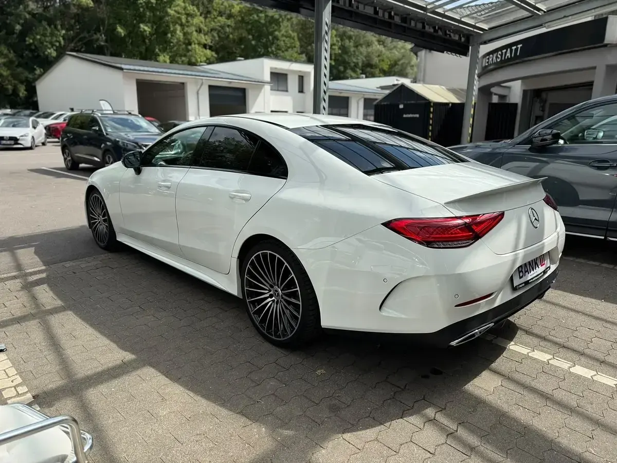 Gebraucht Mercedes CLS220 AMG line 194 PS (142 kW) 2022 Weiß Coupé